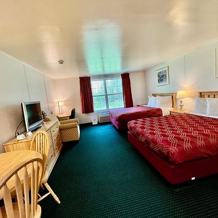Rodeway Inn & Suites Brunswick Near Hwy 1 Kültér fotó