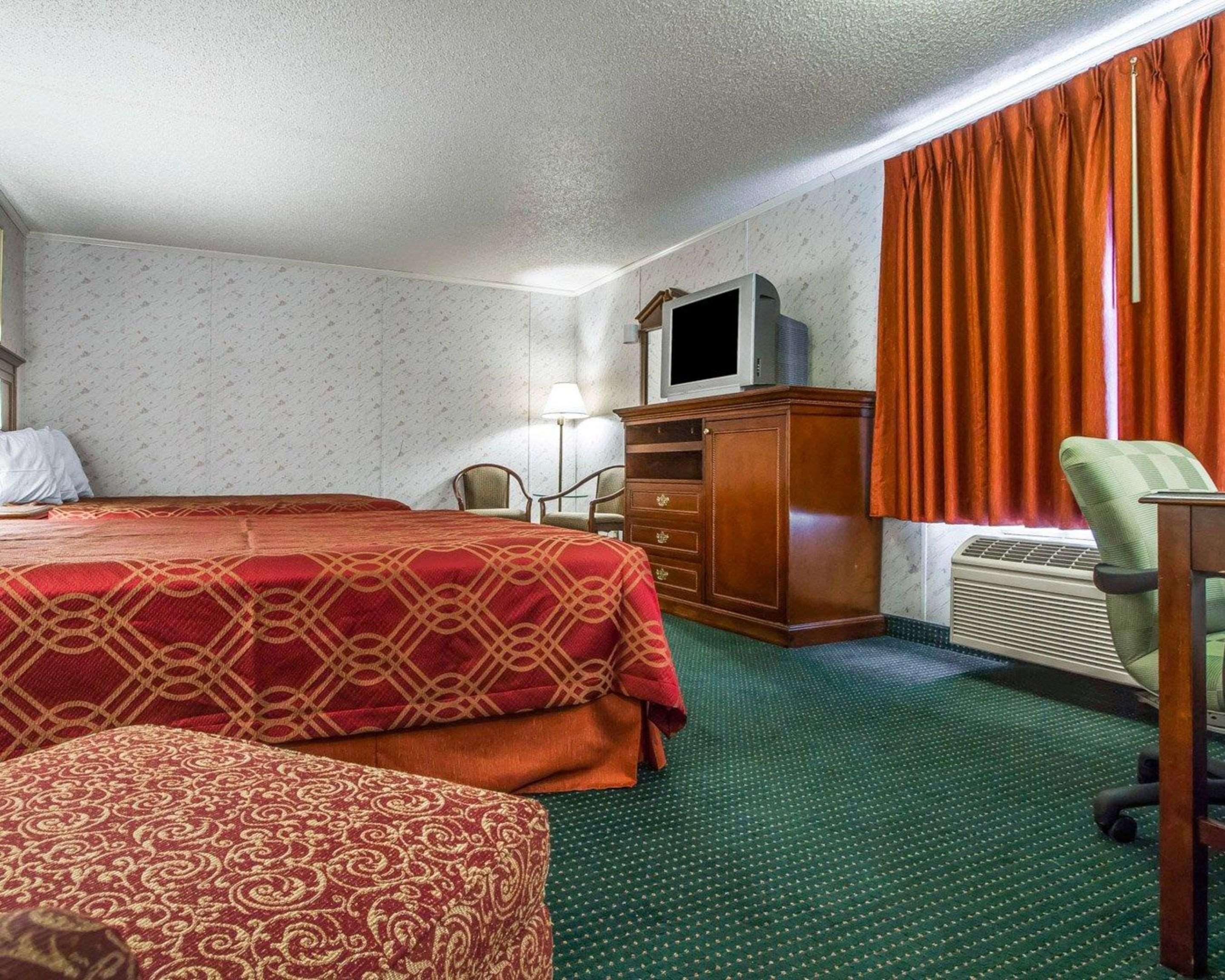 Rodeway Inn & Suites Brunswick Near Hwy 1 Kültér fotó