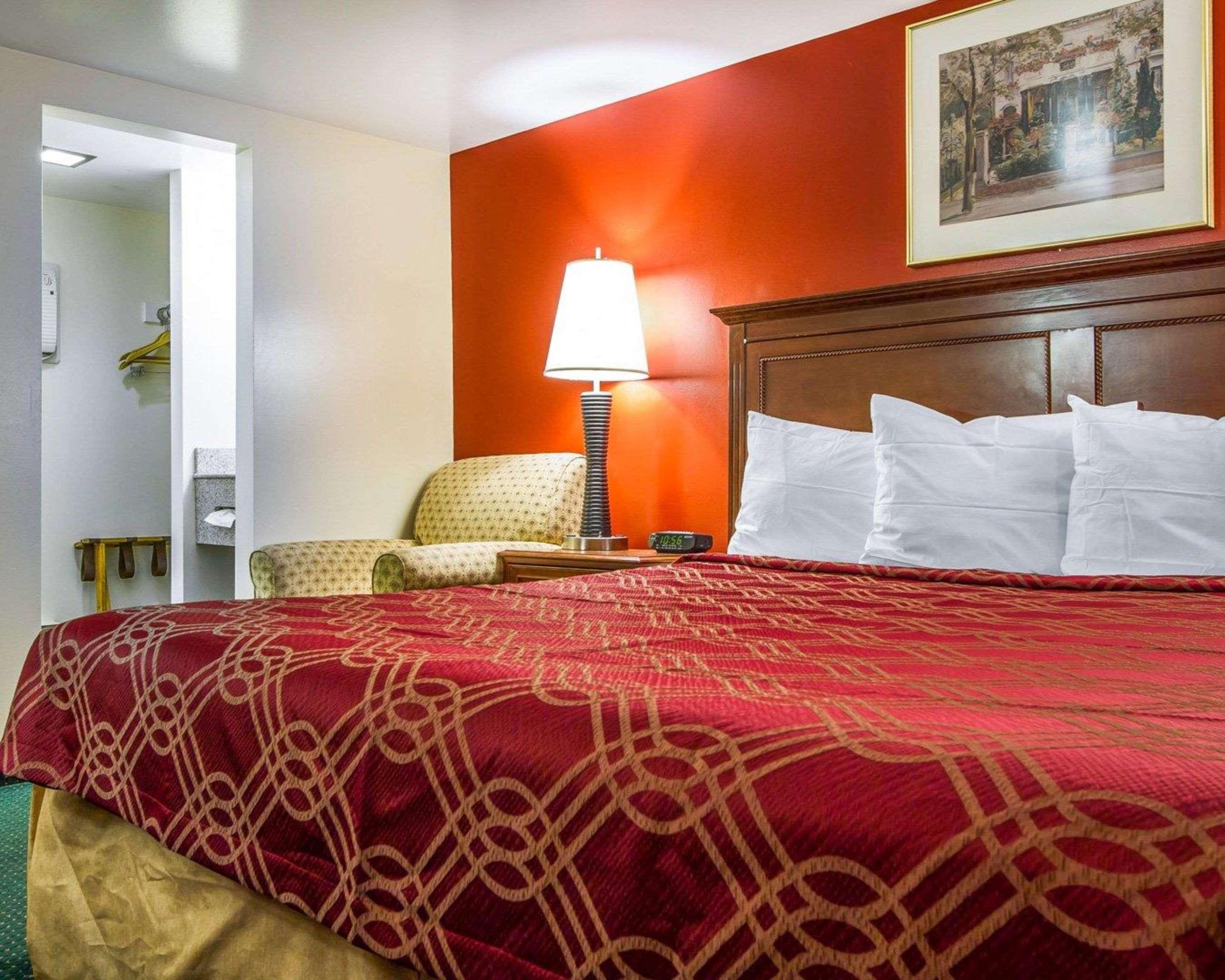 Rodeway Inn & Suites Brunswick Near Hwy 1 Kültér fotó