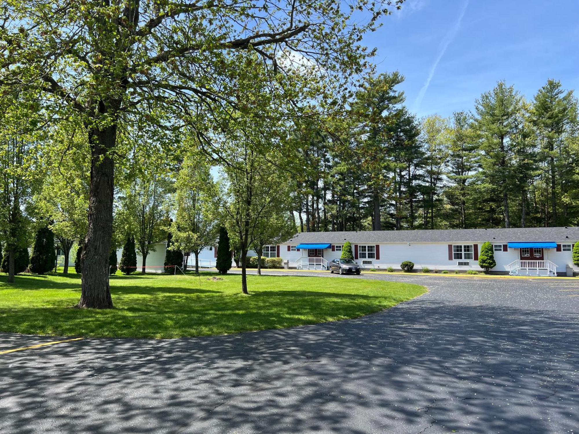Rodeway Inn & Suites Brunswick Near Hwy 1 Kültér fotó