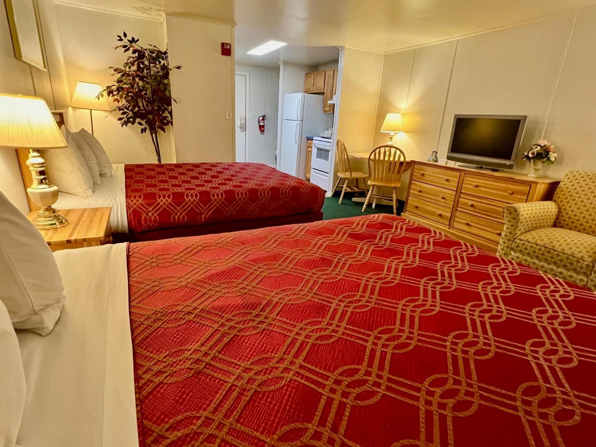 Rodeway Inn & Suites Brunswick Near Hwy 1 Kültér fotó