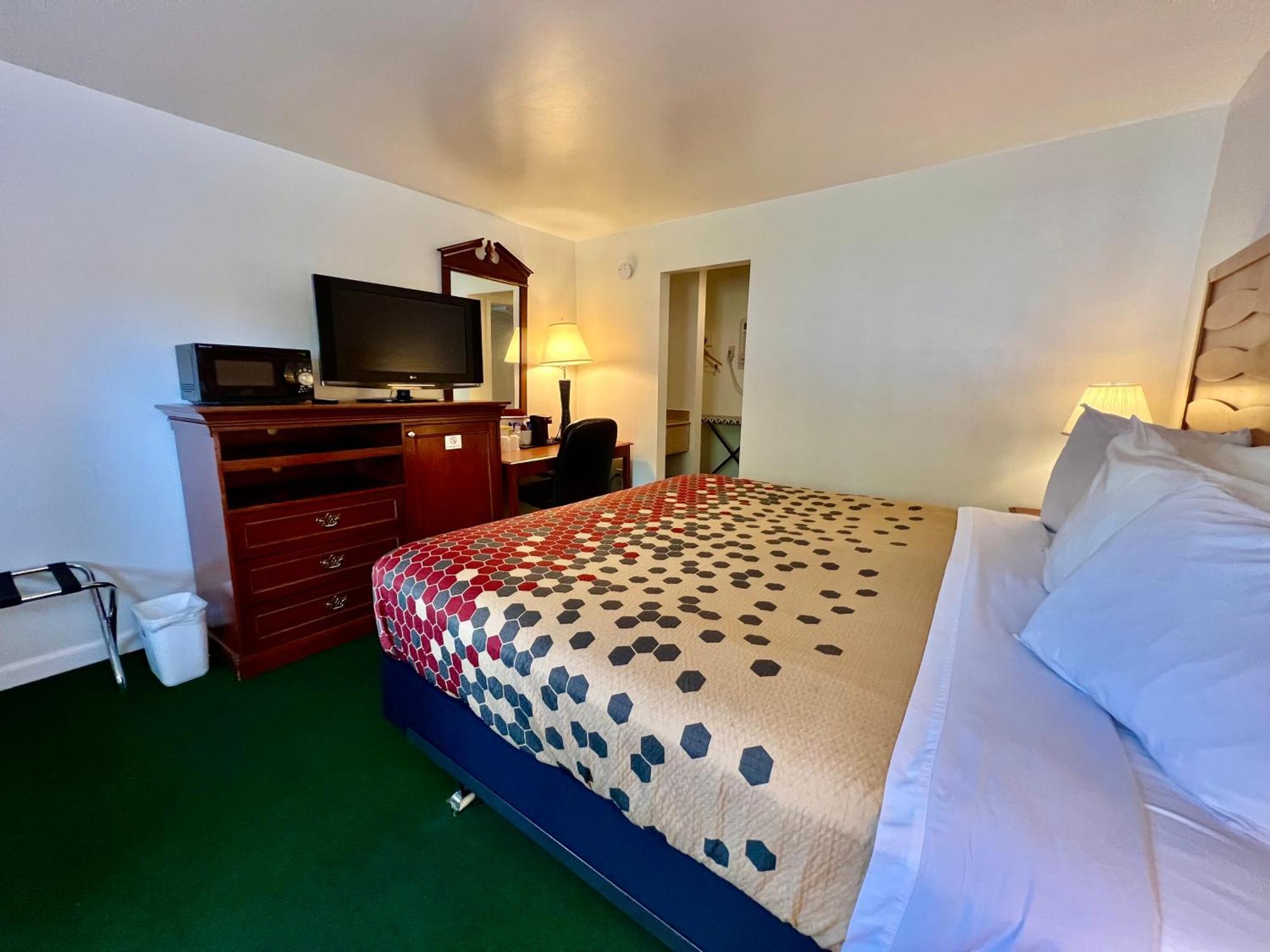Rodeway Inn & Suites Brunswick Near Hwy 1 Kültér fotó
