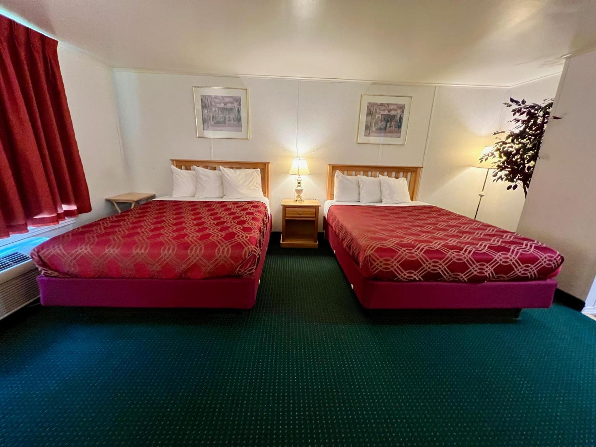 Rodeway Inn & Suites Brunswick Near Hwy 1 Kültér fotó