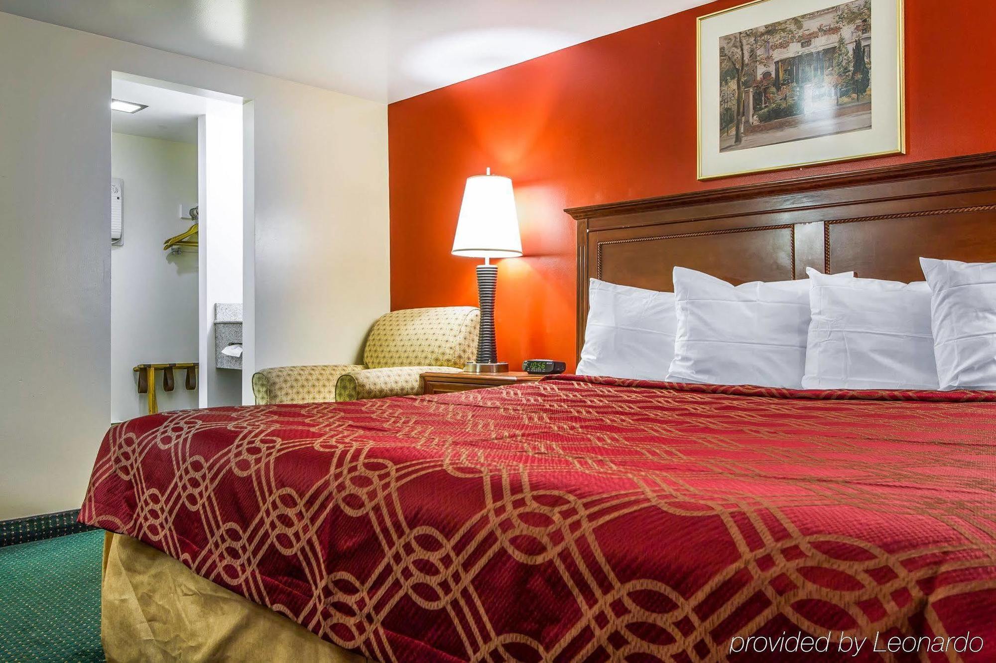 Rodeway Inn & Suites Brunswick Near Hwy 1 Kültér fotó