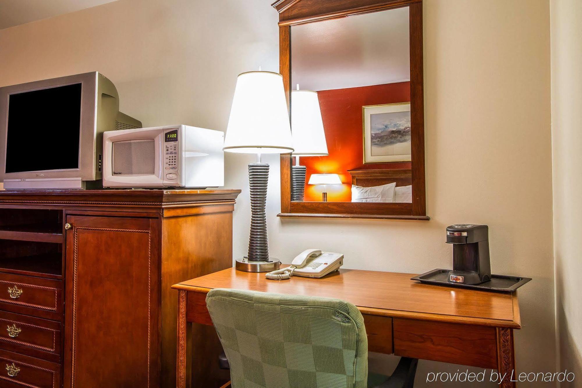 Rodeway Inn & Suites Brunswick Near Hwy 1 Kültér fotó