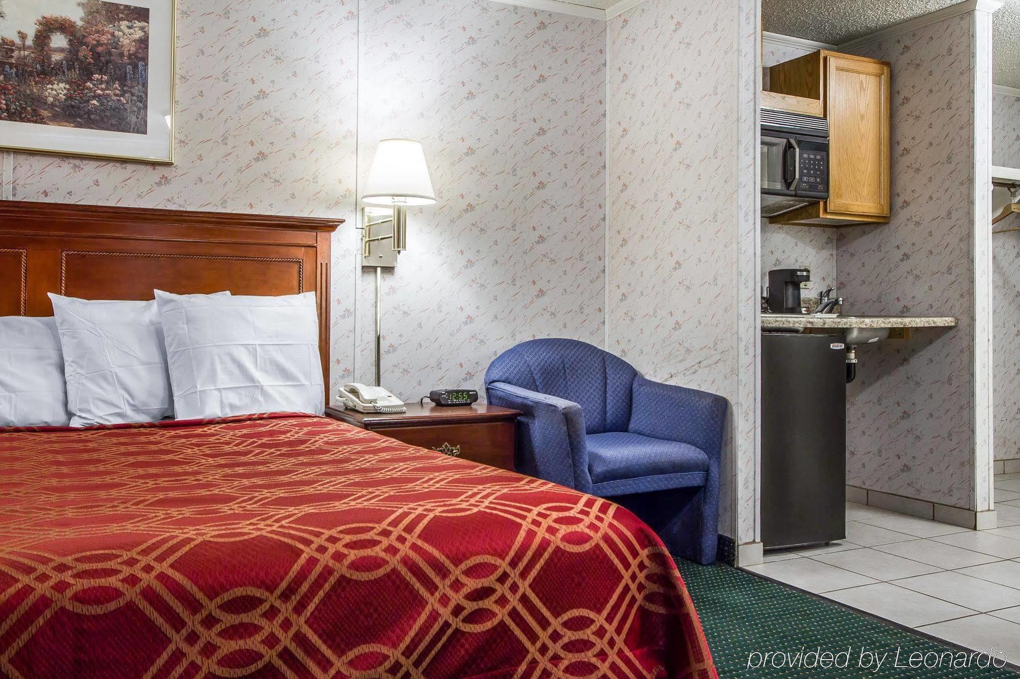 Rodeway Inn & Suites Brunswick Near Hwy 1 Kültér fotó