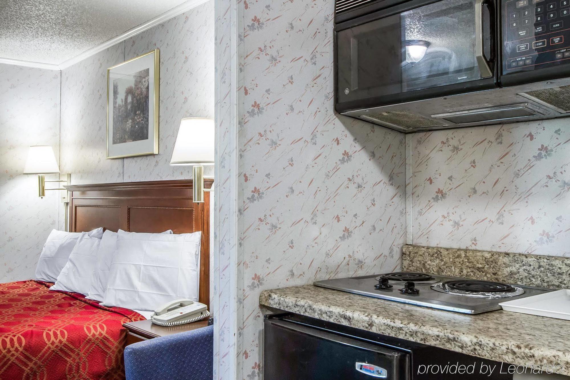 Rodeway Inn & Suites Brunswick Near Hwy 1 Kültér fotó