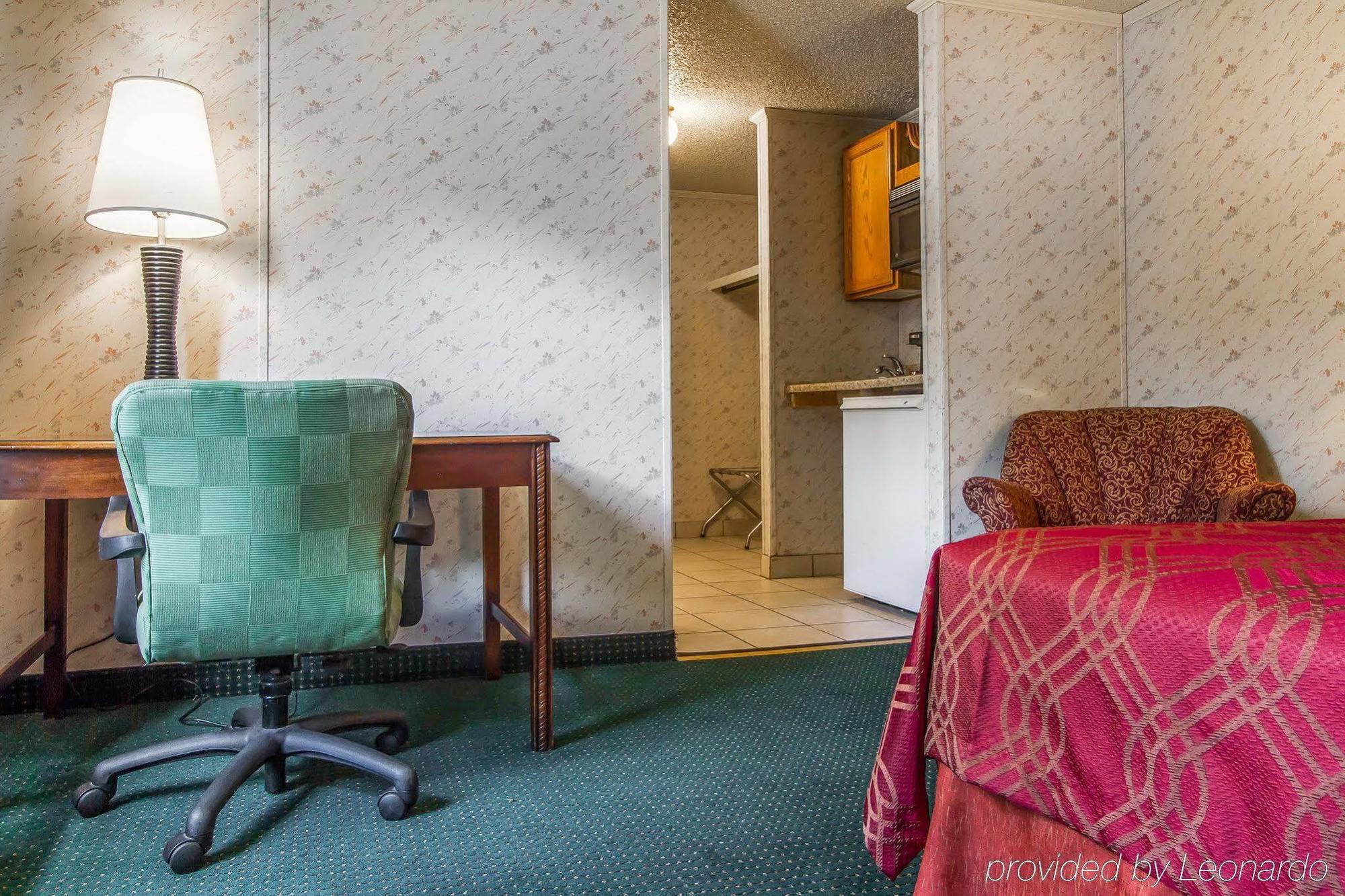 Rodeway Inn & Suites Brunswick Near Hwy 1 Kültér fotó