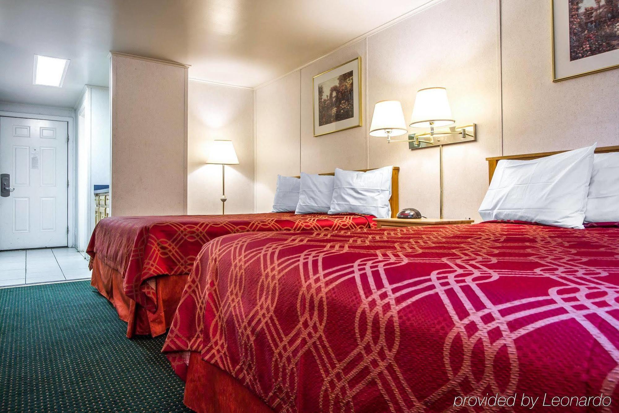 Rodeway Inn & Suites Brunswick Near Hwy 1 Kültér fotó